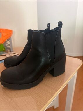 Dirty Laundry Black Leather Chelsea Block Heel Booties